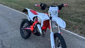 Betamotor RR 125 2T Enduro Race (2025)  (3)