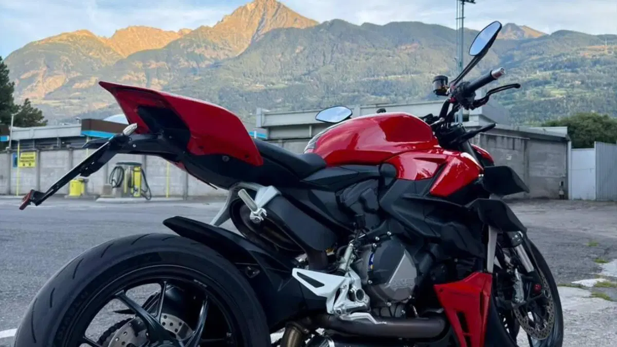 Ducati Streetfighter V2 (2022 - 24) 