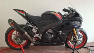 Aprilia Tuono V4 Factory (2015 - 17)  (2)