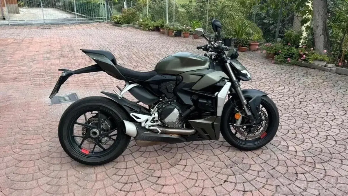 Ducati Streetfighter V2 955 Green (2022 - 23)  (5)