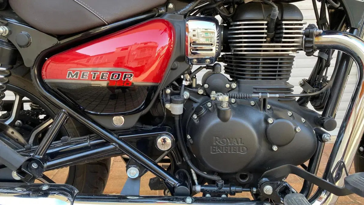 Royal Enfield Meteor 350 Aurora (2024 - 26)  (6)