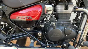 Royal Enfield Meteor 350 Aurora (2024 - 26)  (6)