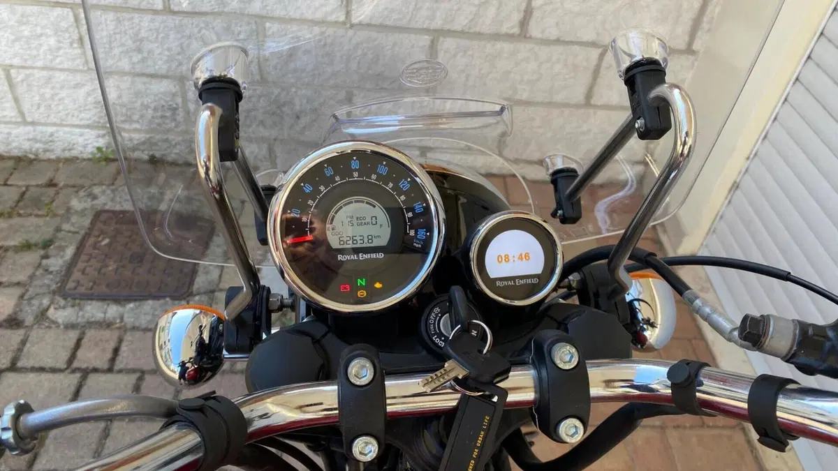 Royal Enfield Meteor 350 Aurora (2024 - 26)  (8)
