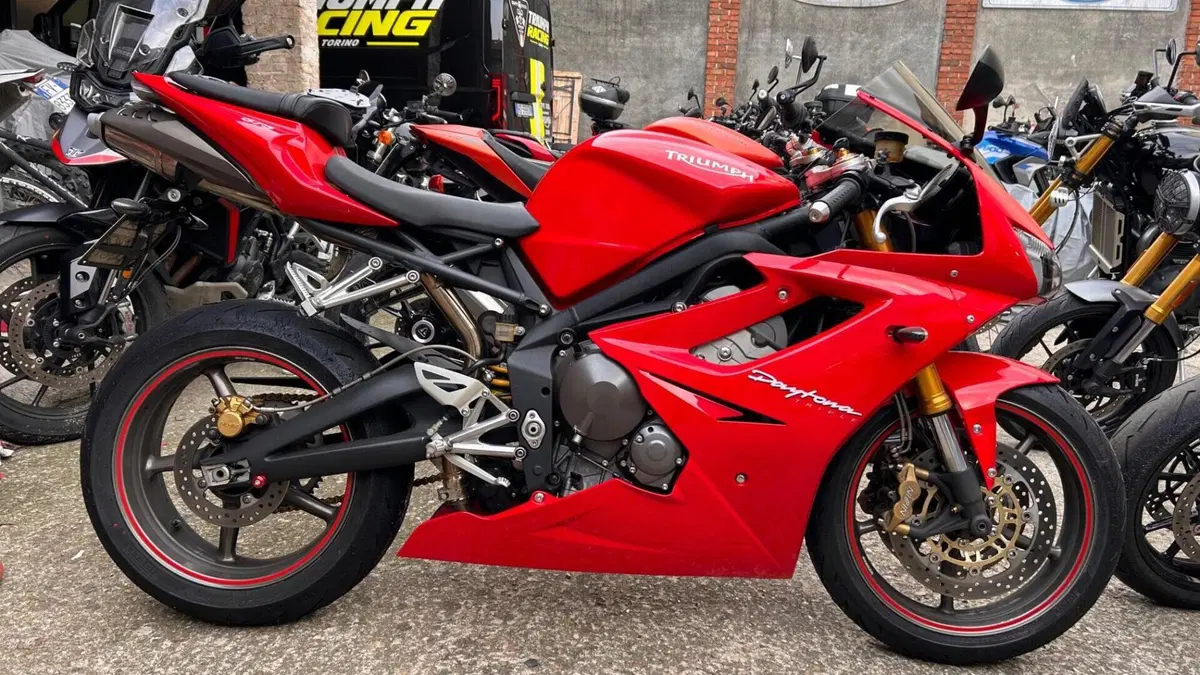 Triumph Daytona 675 (2006 - 08)  (2)