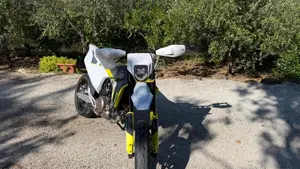 Husqvarna 701 Supermoto (2020)  (3)