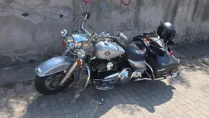 Harley-Davidson 1584 Road King Classic (2007 - 10) - FLHRC  (5)