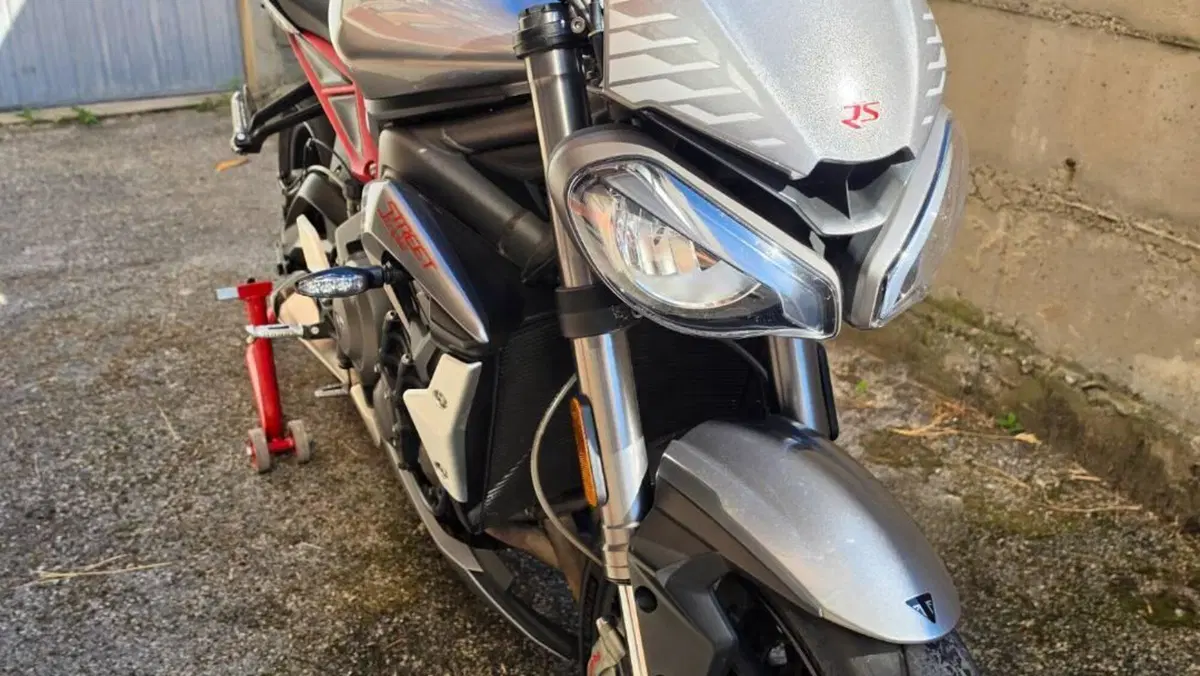 Triumph Street Triple RS (2020 - 22)  (3)