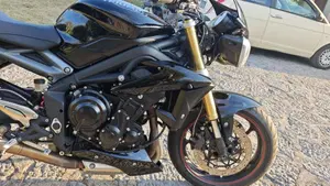 Triumph Street Triple R ABS (2013 - 17)  (3)