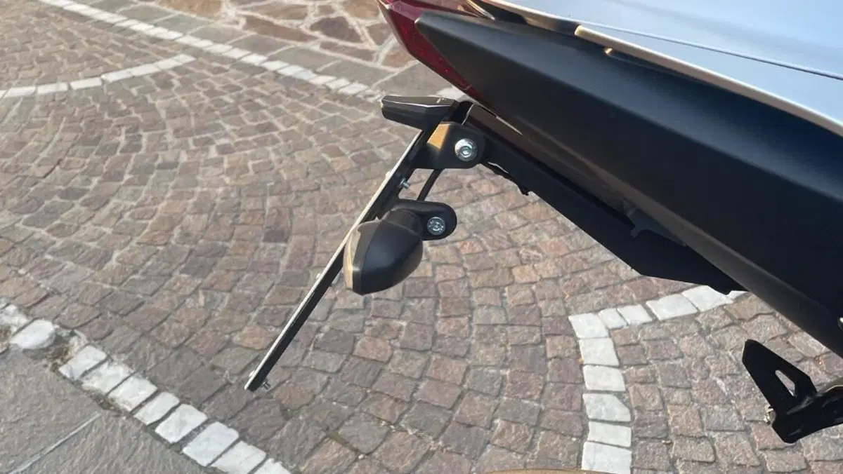 Triumph Street Triple 765 RX (2026)  (5)