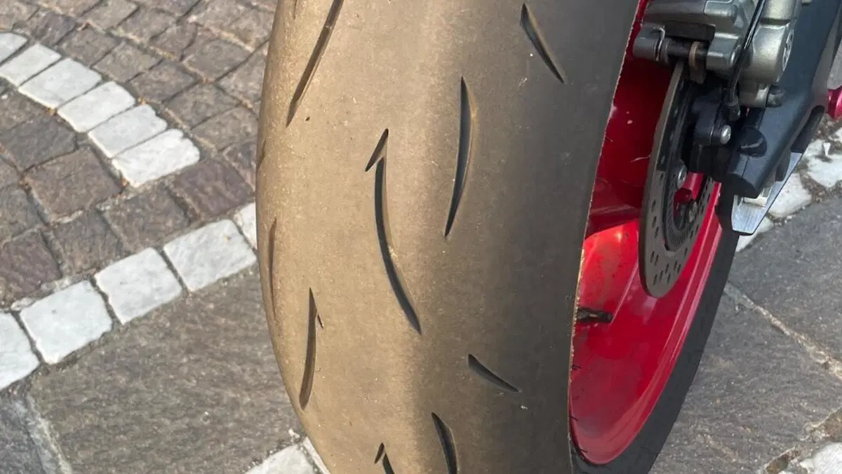 Triumph Street Triple 765 RX (2026)  (6)