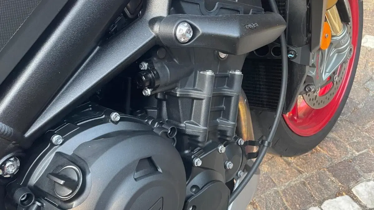 Triumph Street Triple 765 RX (2026)  (9)
