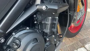Triumph Street Triple 765 RX (2026)  (9)