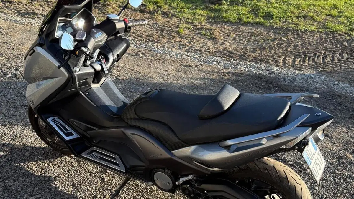 Yamaha T-Max 530 ABS (2012 - 14)  (2)