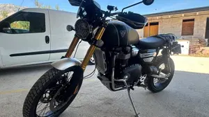 Triumph Scrambler 1200 XE (2021 - 23)  (2)