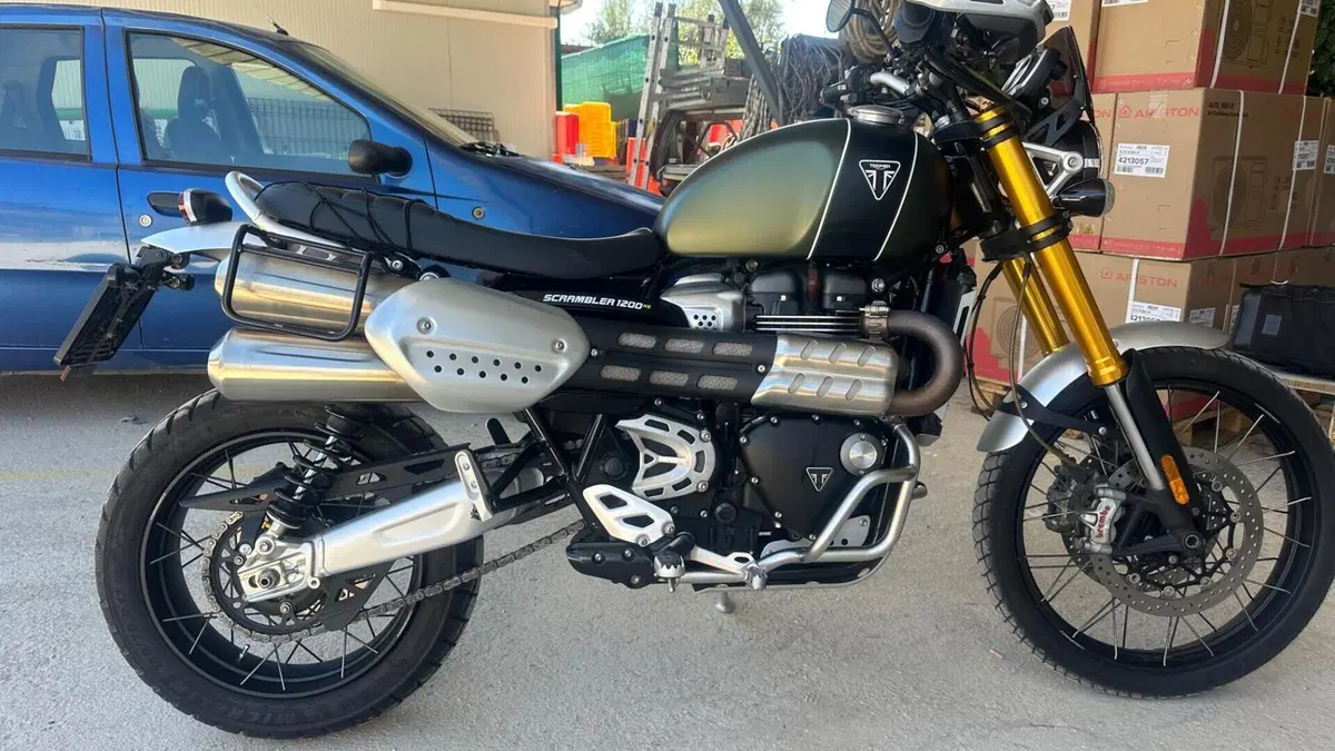 Triumph Scrambler 1200 XE (2021 - 23)  (9)