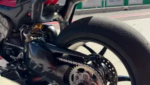 Ducati Panigale V4 (2022 - 24)  (10)