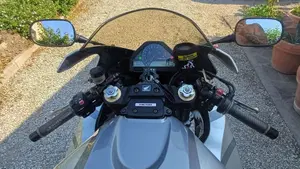 Honda CBR 1000 RR Fireblade (2006 - 07)  (3)