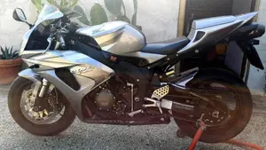 Honda CBR 1000 RR Fireblade (2006 - 07)  (4)