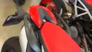 Ducati Hypermotard 950 RVE (2022 - 25)  (2)