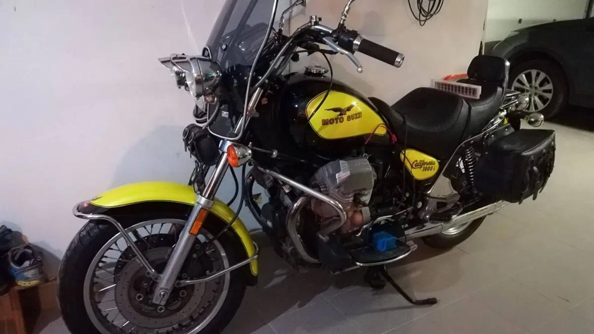 Moto Guzzi   (2)