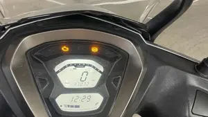 Kymco Agility 300i (2021 - 25)  (3)