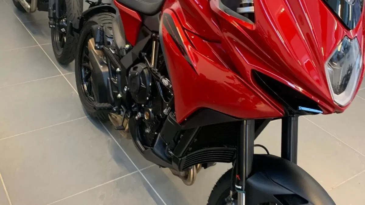 MV Agusta Turismo Veloce 800 R (2023 - 26)  (2)