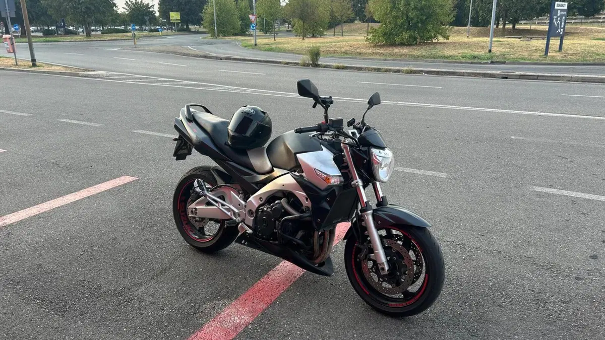 Suzuki GSR 600 (2006 - 11)  (2)