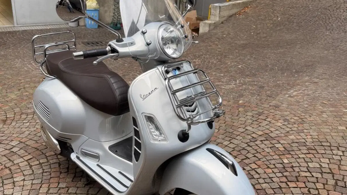 Vespa GTS 300 Touring ABS (2014 - 16)  (2)