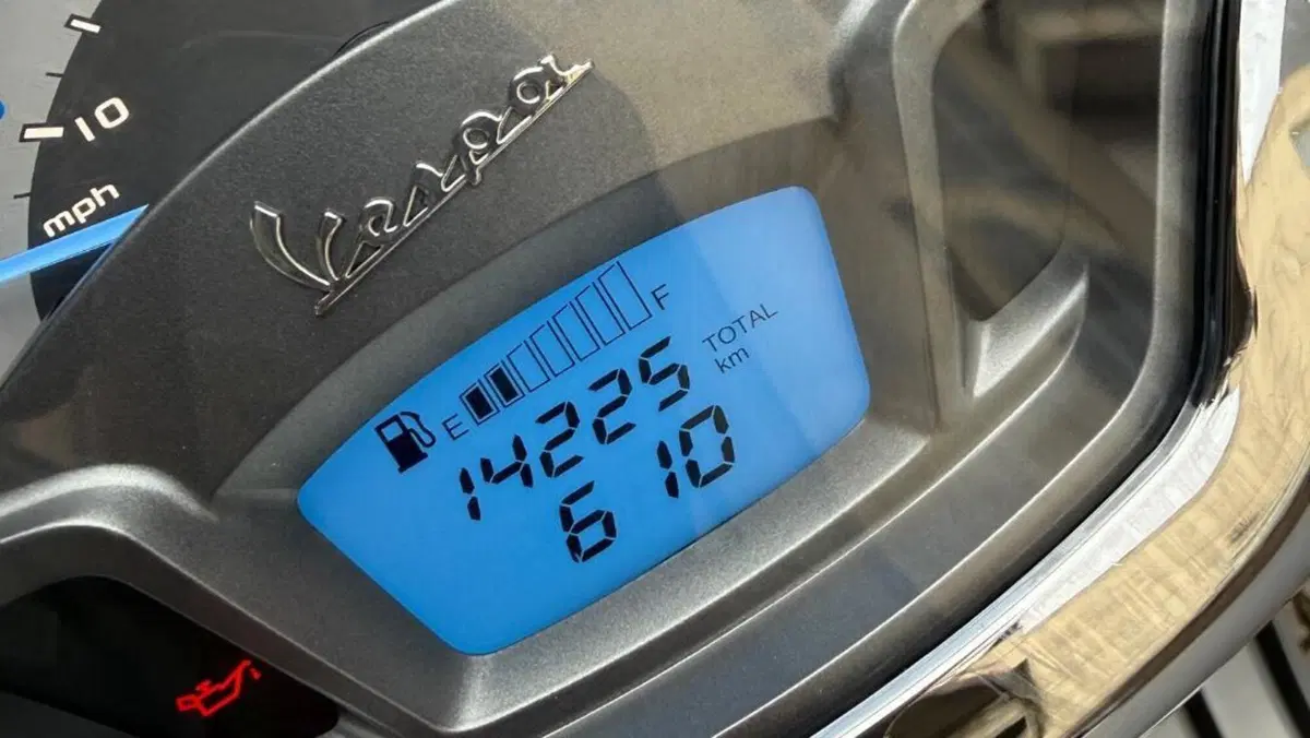 Vespa GTS 300 Touring ABS (2014 - 16)  (5)