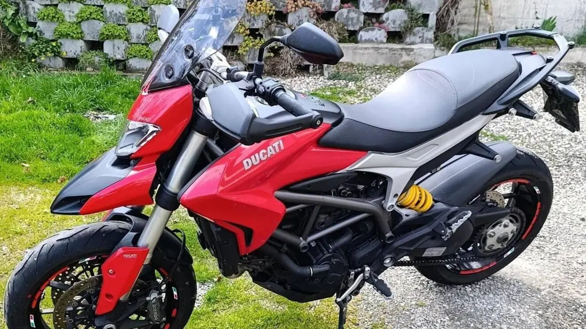 Ducati Hyperstrada 821 (2013 - 15)  (2)