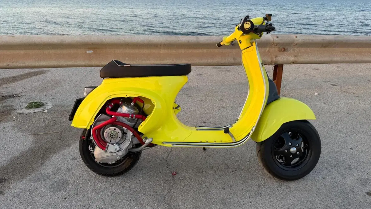 Piaggio Vespa 50 R  (2)