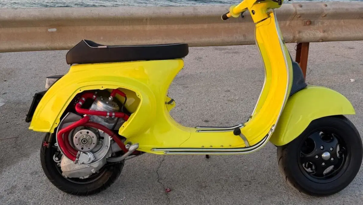 Piaggio Vespa 50 R  (9)