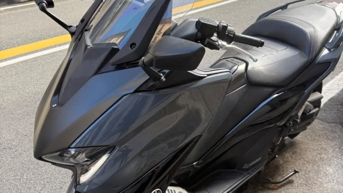 Yamaha T-Max 560 Tech Max (2021) 