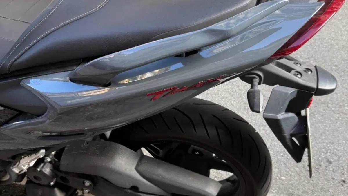 Yamaha T-Max 560 Tech Max (2021)  (3)