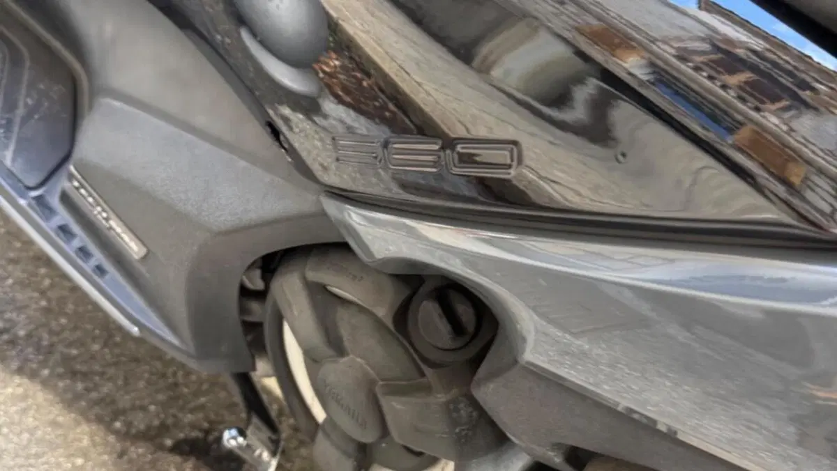 Yamaha T-Max 560 Tech Max (2021)  (4)