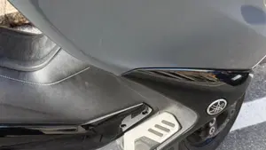 Yamaha T-Max 560 Tech Max (2021)  (8)