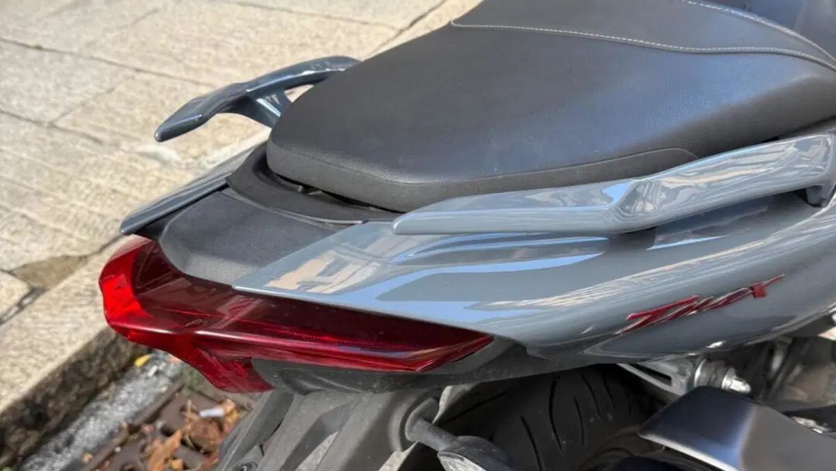 Yamaha T-Max 560 Tech Max (2021)  (14)