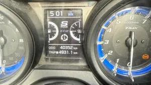 Yamaha T-Max 560 Tech Max (2021)  (16)