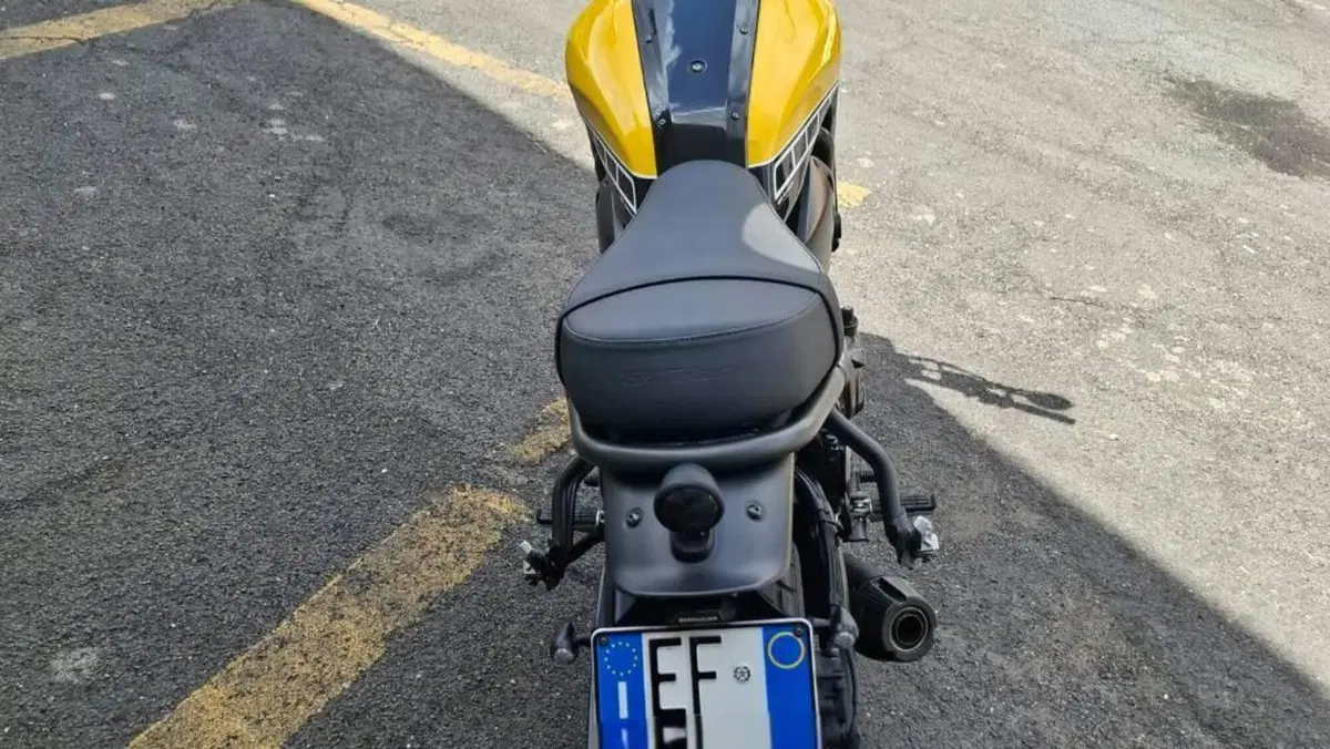 Yamaha XSR 700 ABS 60th Anniversary (2016 - 18)  (4)