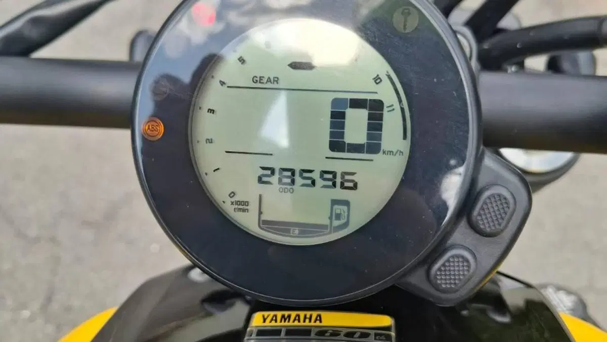 Yamaha XSR 700 ABS 60th Anniversary (2016 - 18)  (5)