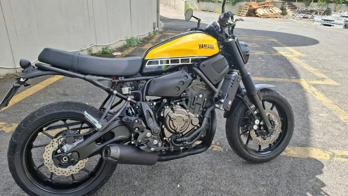 Yamaha XSR 700 ABS 60th Anniversary (2016 - 18)  (6)