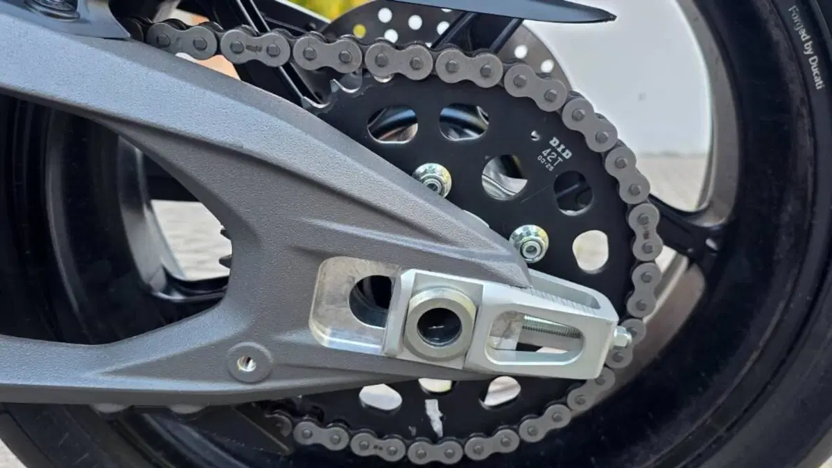 Ducati Streetfighter V4 S 100 (2026)  (9)