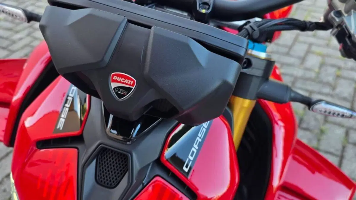 Ducati Streetfighter V4 S 100 (2026)  (11)