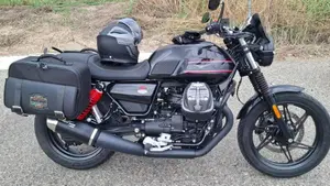 Moto Guzzi V7 Stone Special Edition (2022 - 25)  (2)