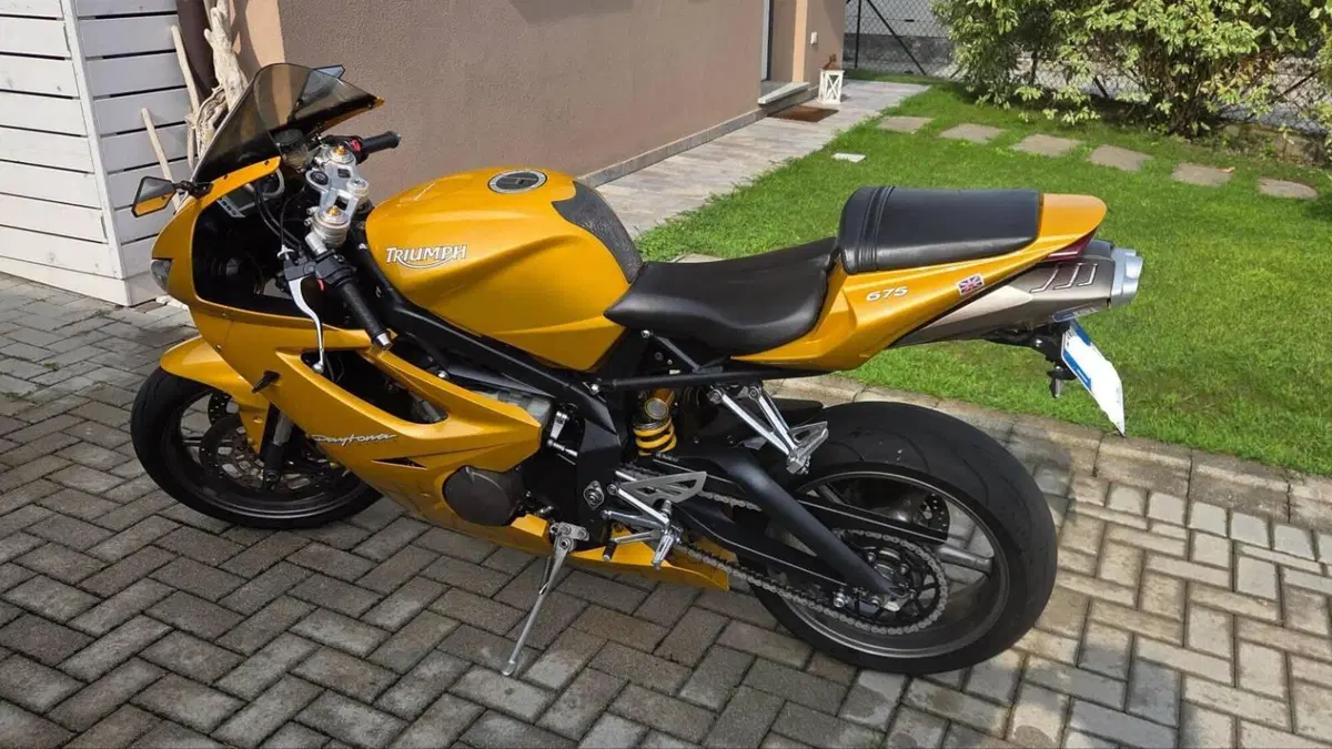 Triumph Daytona 675 (2006 - 08)  (5)