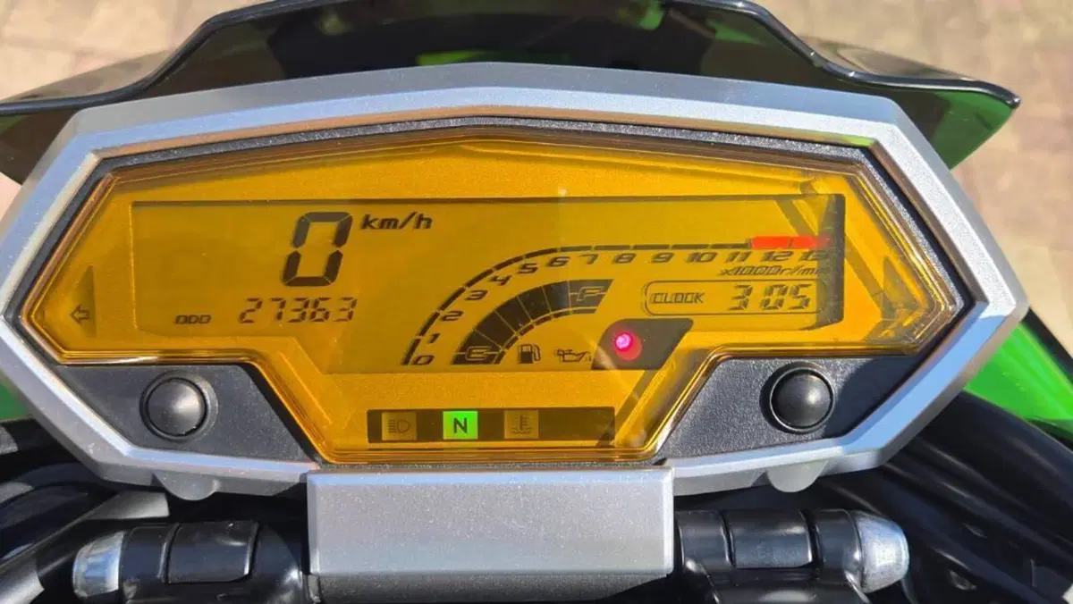 Kawasaki Z 1000 ABS (2010 - 13)  (9)