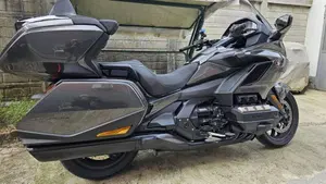 Honda GL 1800 Gold Wing Tour DCT & Airbag (2022 - 24)  (2)