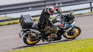 CFMOTO 700MT Adventure (2025 - 26)  (2)
