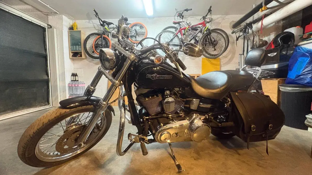 Harley-Davidson 1584 Super Glide Custom (2008 - 13) - FXDC  (2)