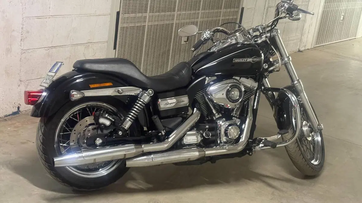 Harley-Davidson 1584 Super Glide Custom (2008 - 13) - FXDC  (6)